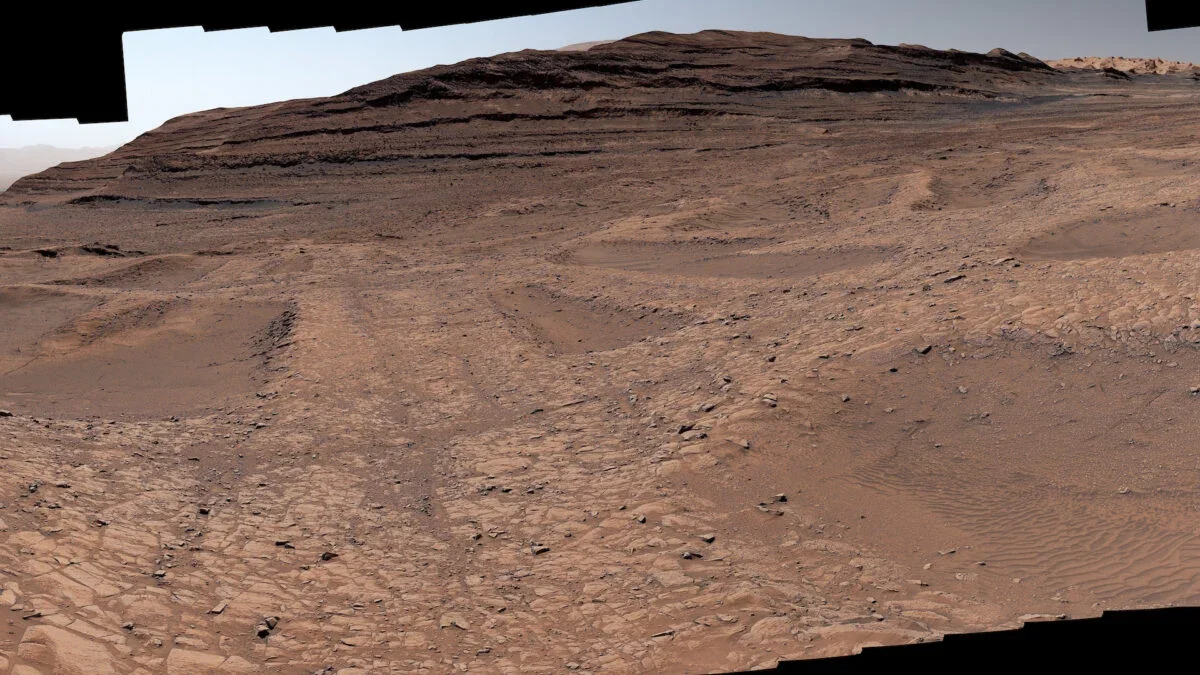 Curiosity Uncovers Crunchy Nodules Among Martian Boxwork