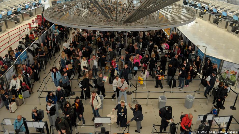 Featured image for Trump broadens US travel bans to 39 countries, affecting 20% of nations