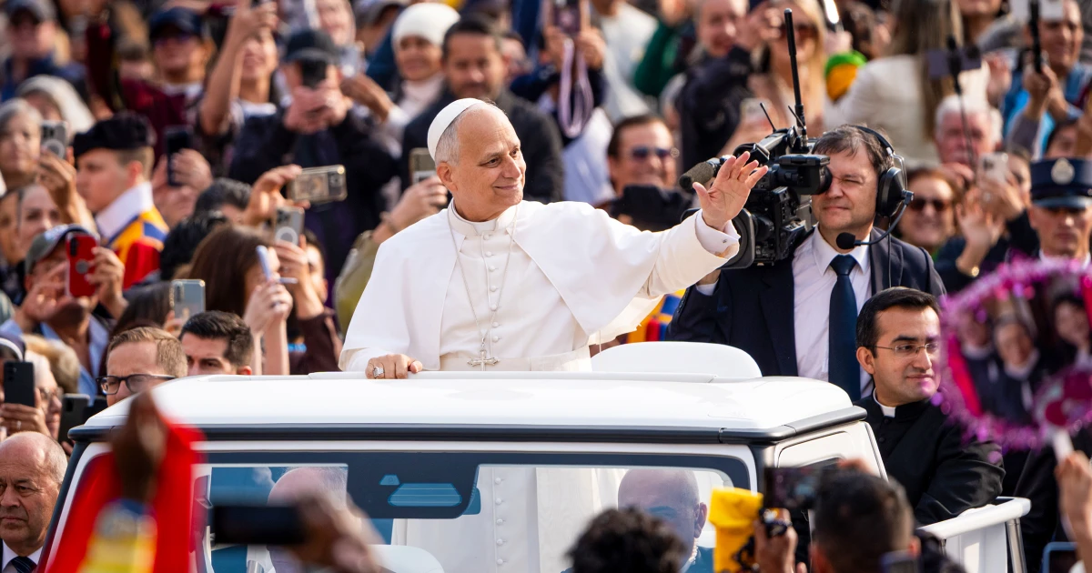 Featured image for Pope Leo XIV Playfully Trolls Cubs Fans from Vatican