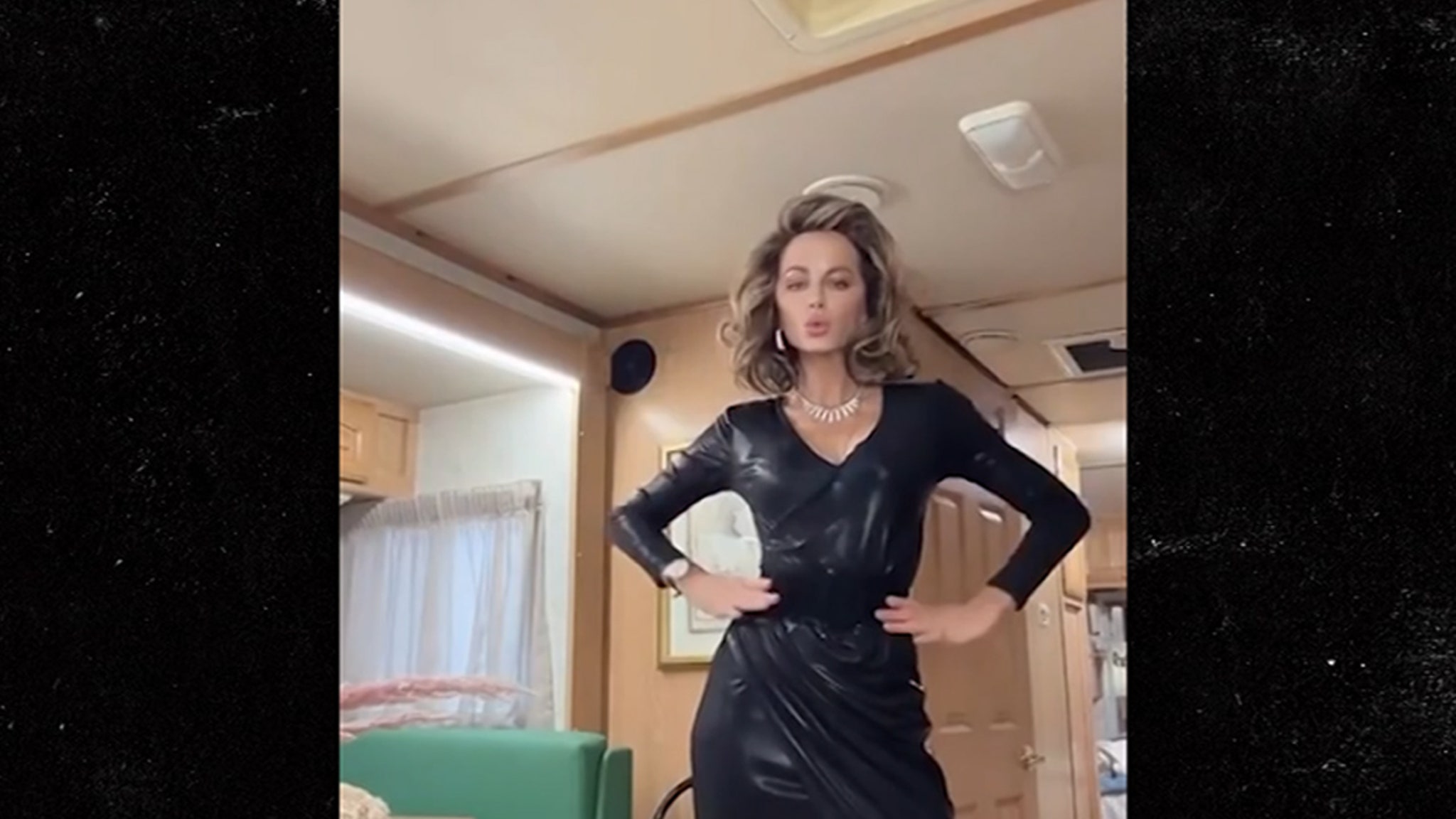 Featured image for Kate Beckinsale Claps Back at Body-Shamers Over Weight Comments