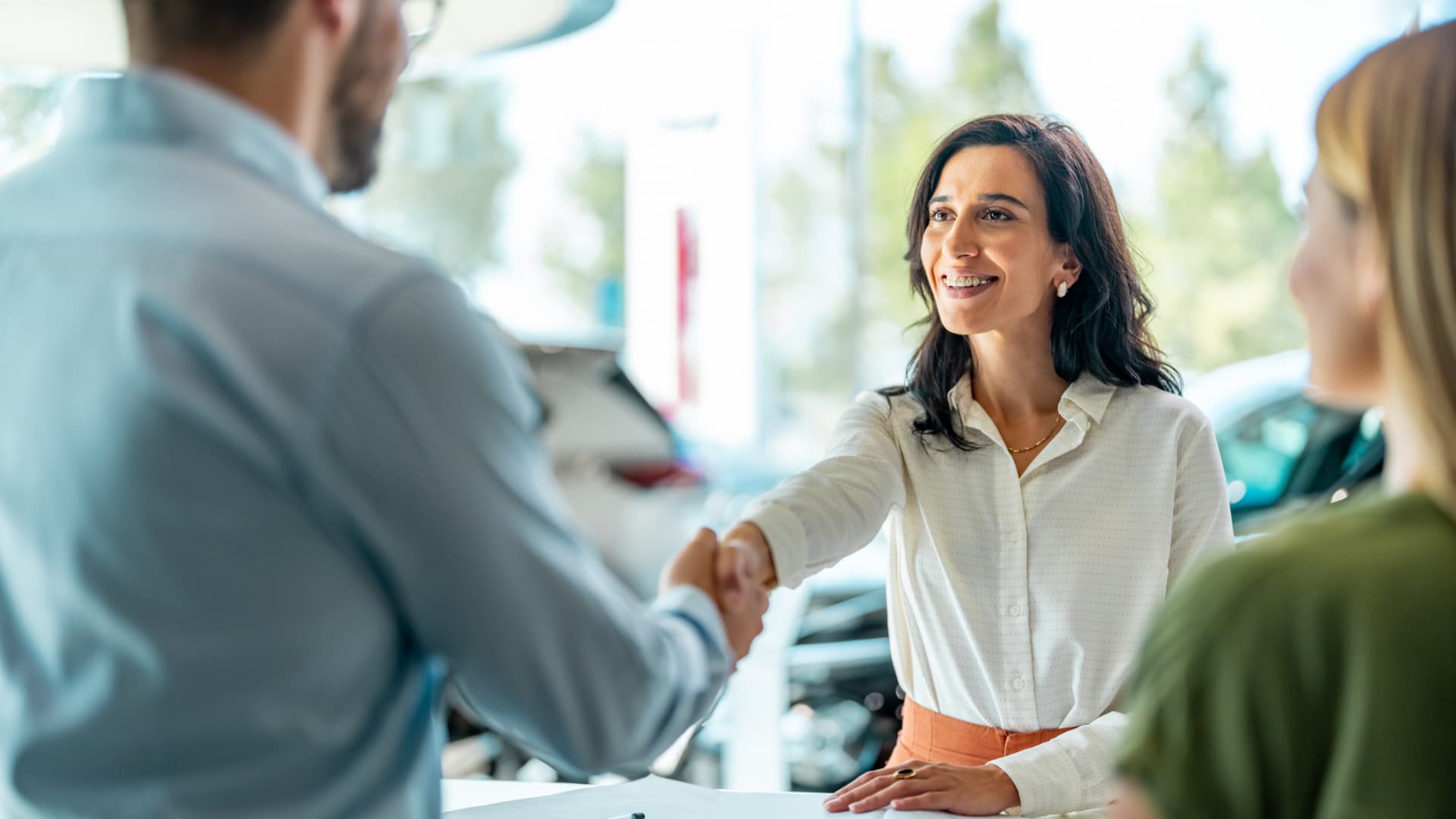 Featured image for Amex Platinum vs. Venture X: Which Business Card Offers Better Value?