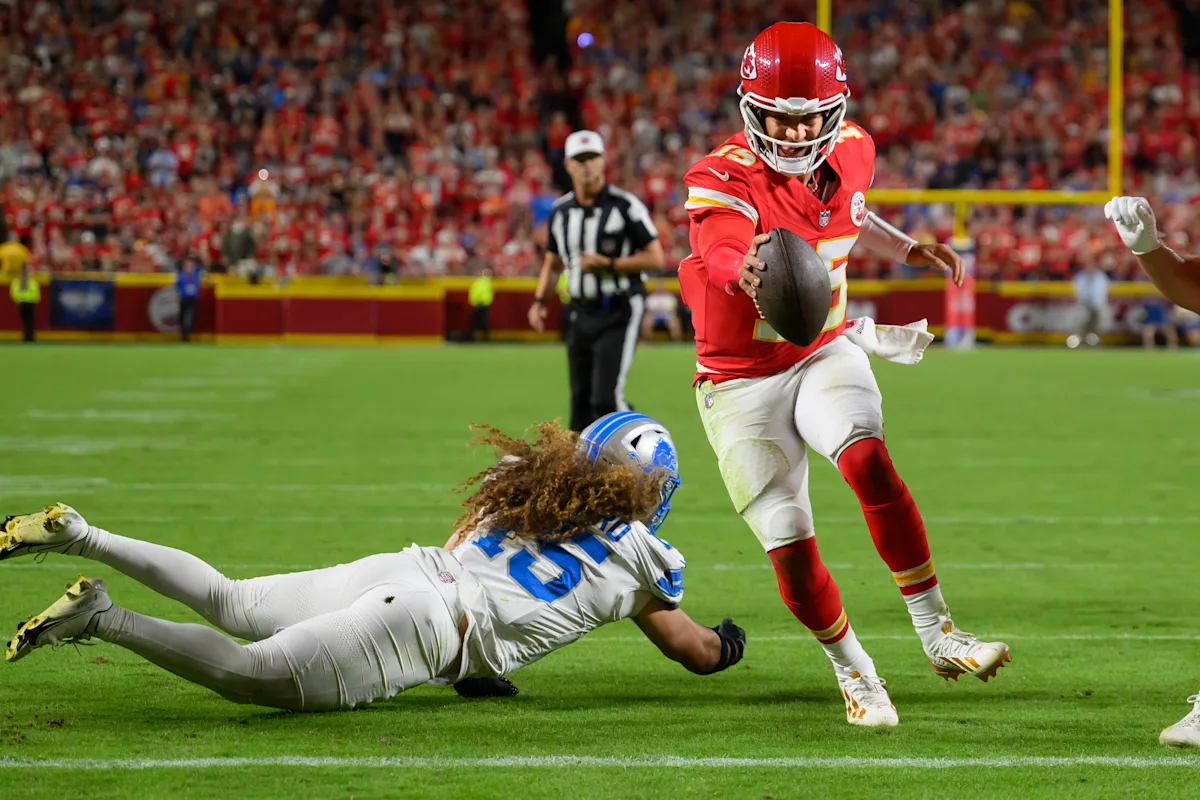 Mahomes Leads Chiefs to Victory Over Lions in Sunday Night Football
