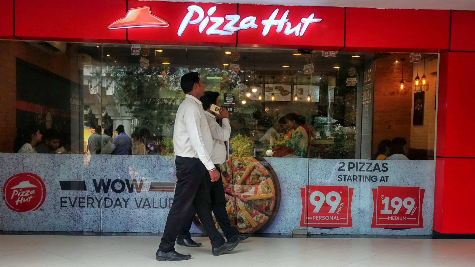 Featured image for Devyani and Sapphire Foods Merge to Form Major Indian Fast-Food Chain