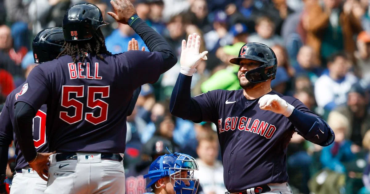 Guardians secure series win against Mariners in extra innings.