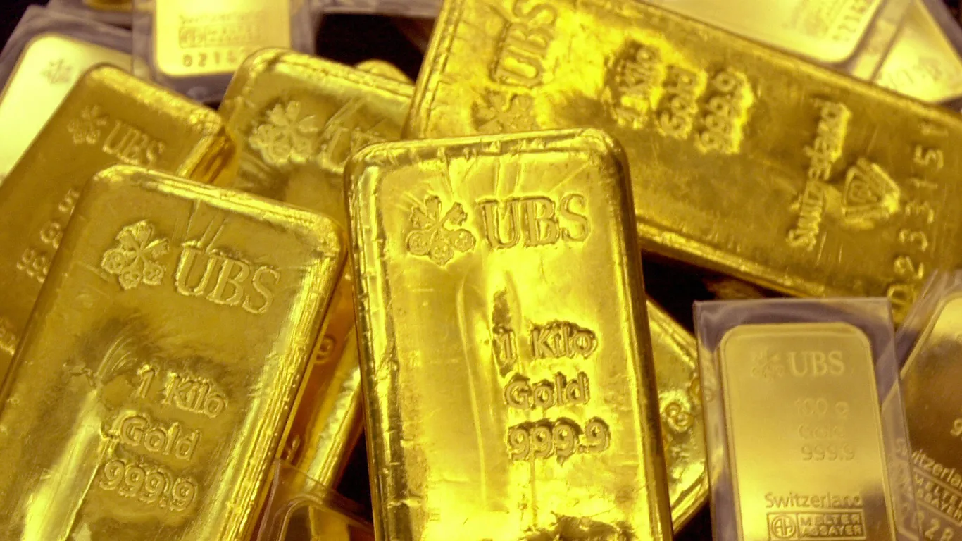 White House to Clarify Gold Tariff Policies Amid Market Volatility