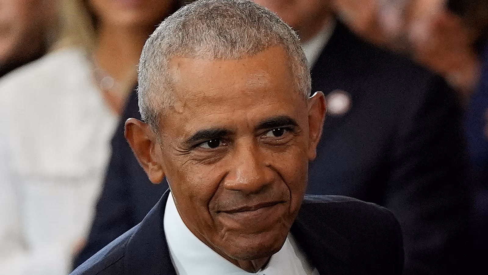 Obama condemns violence and warns of America's political crisis