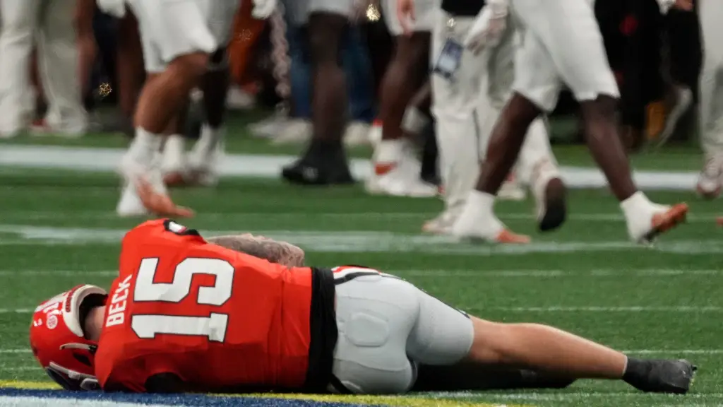Featured image for Georgia Wins SEC Title Despite QB Carson Beck's Injury