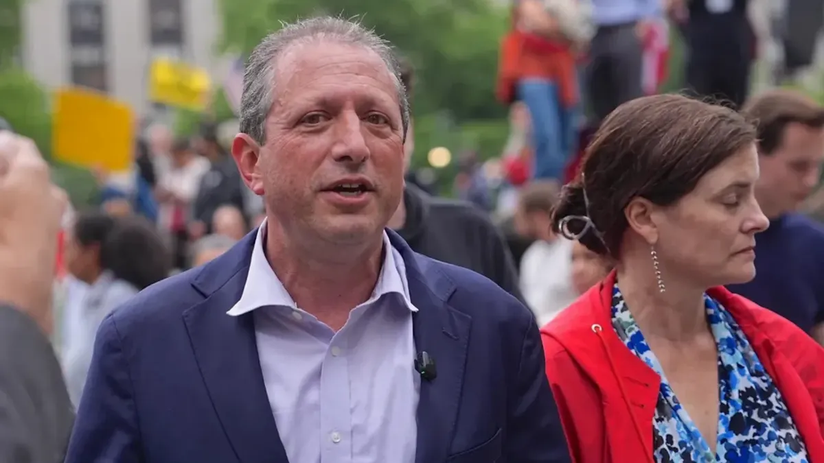 Featured image for Experts Clarify ICE Arrest Warrant Policies Amid Political Tensions