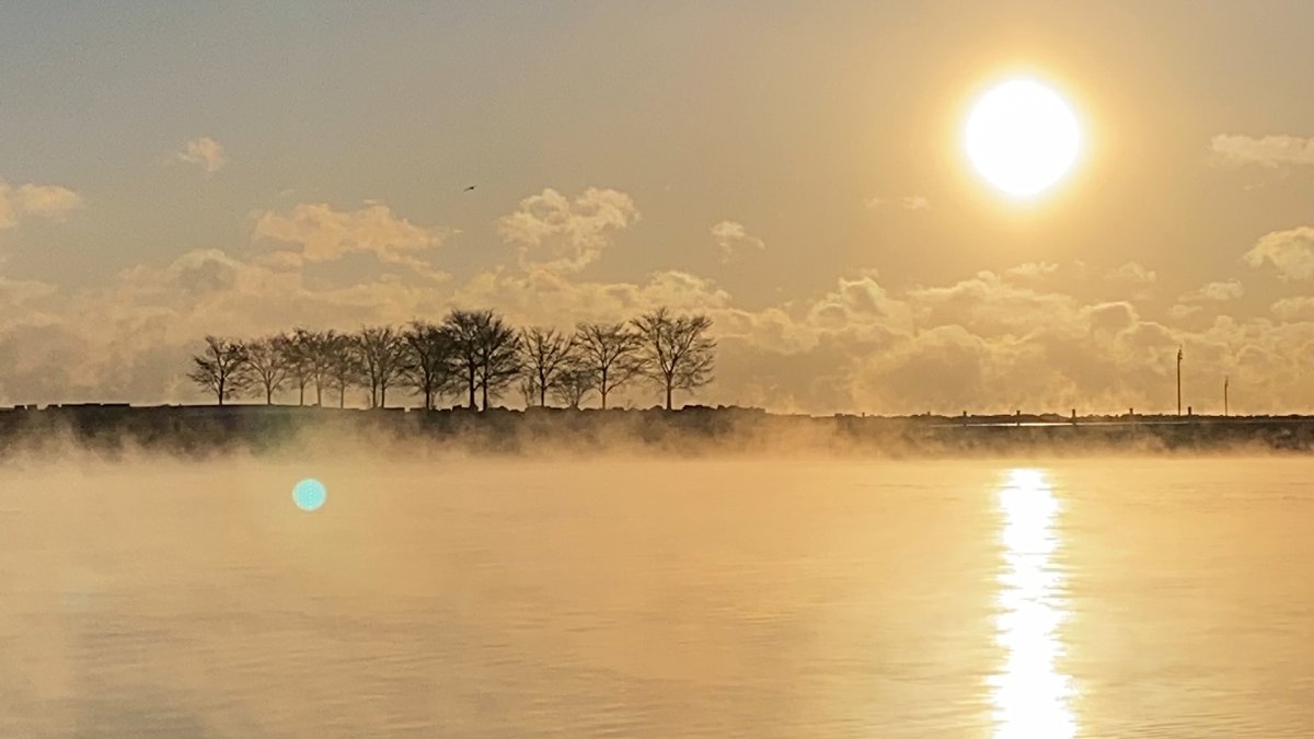 "Chicago Braces for Record-Breaking Cold: Wind Chill Warnings and Extreme Temperatures Persist"