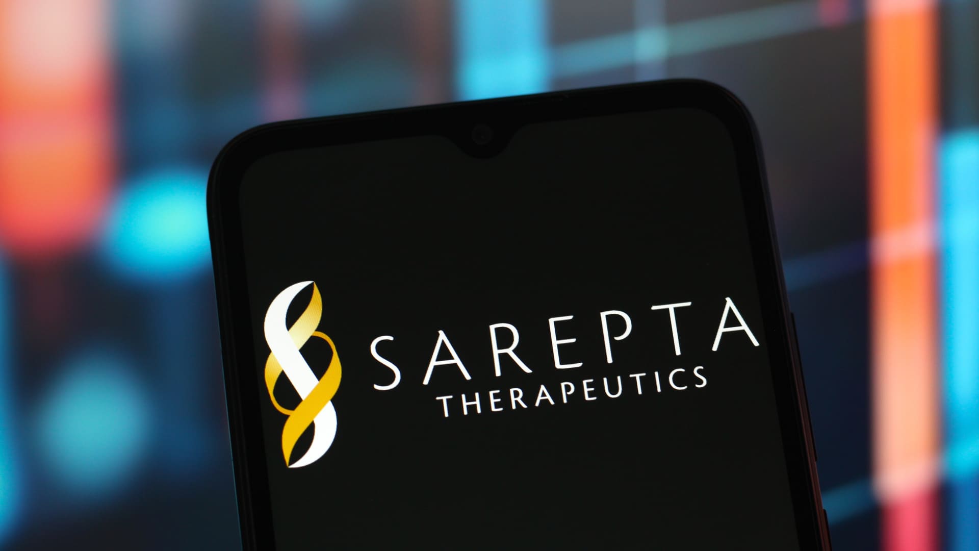 Featured image for Sarepta Pauses U.S. Elevidys Shipments Amid FDA Concerns
