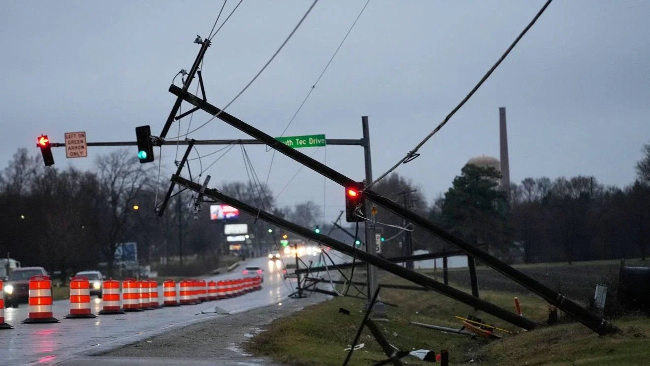 Ohio Power Grid Shattered by 70 mph Windstorm, Hundreds of Thousands Still Dark