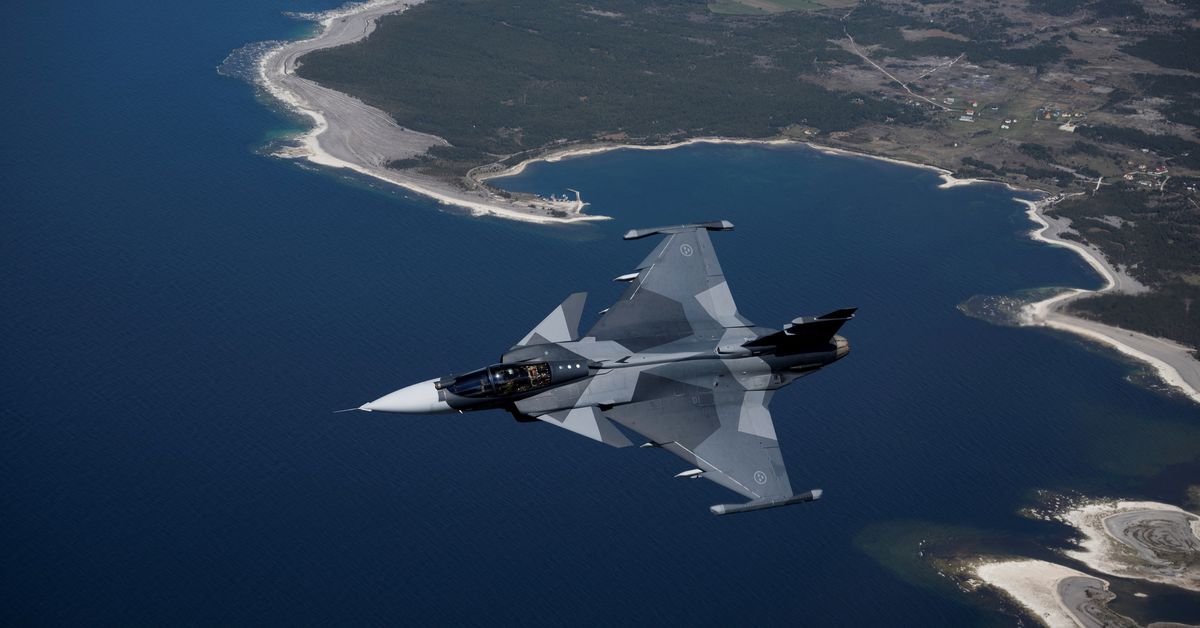 Sweden Contemplates Fighter Jet Deployment to Ukraine, According to SR Radio