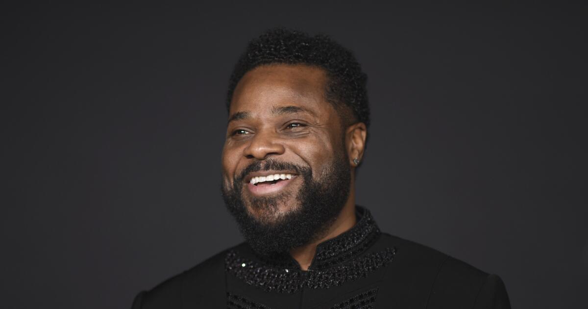 Featured image for Malcolm-Jamal Warner Drowns in Rip Currents While Swimming with Daughter