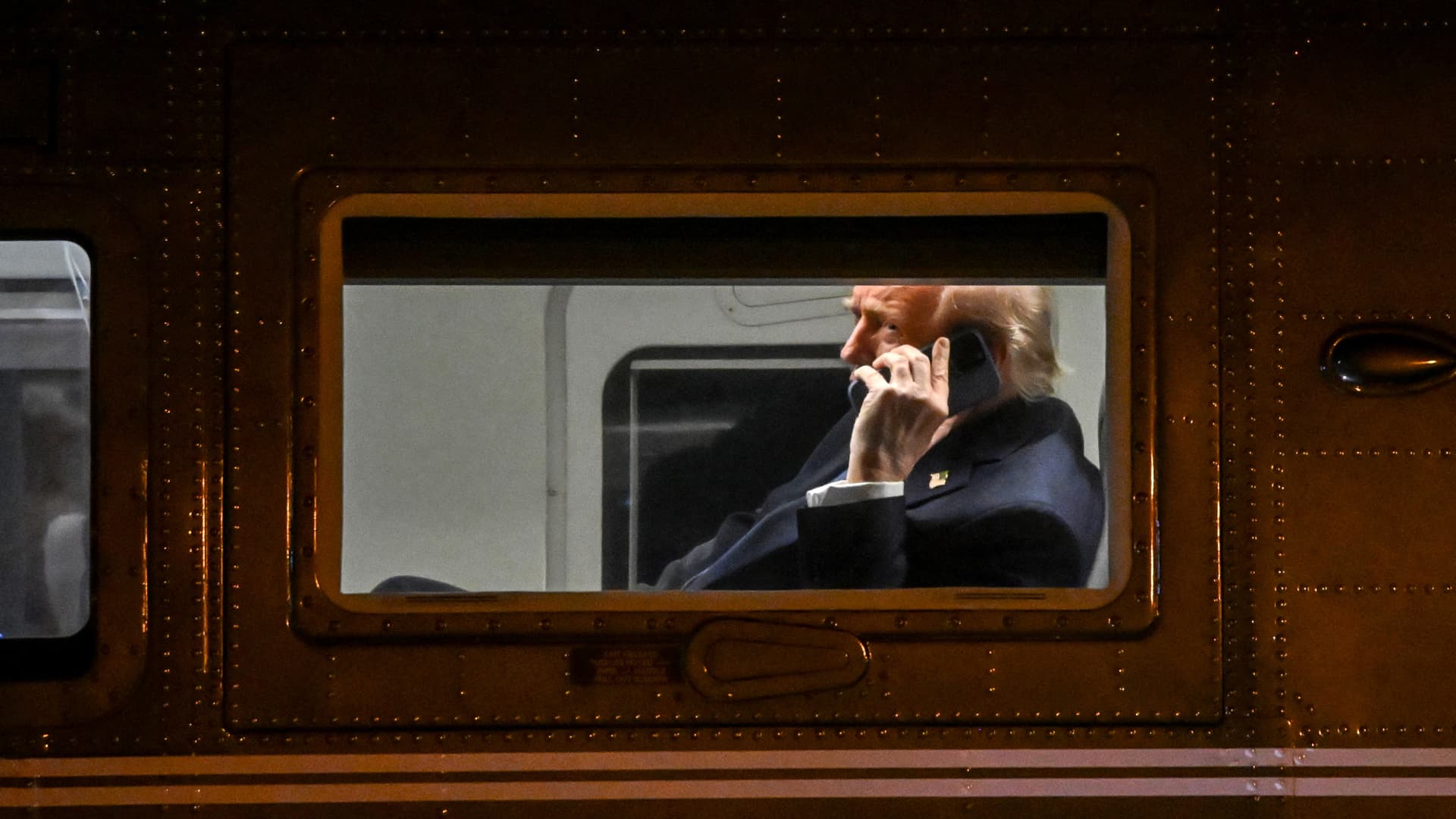 Featured image for Challenges in Marketing US-Made Smartphones Amidst Industry Competition