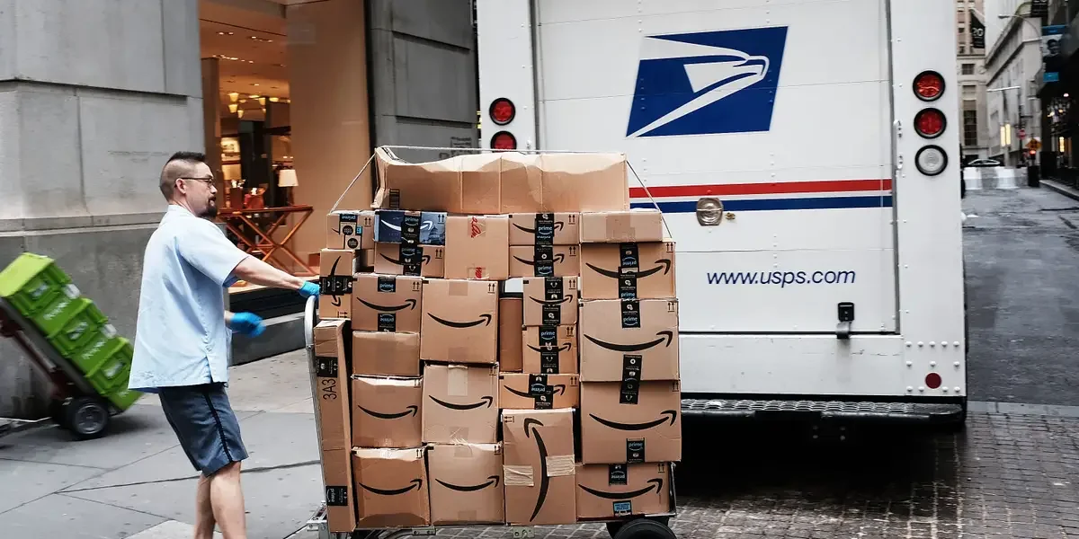 Amazon says USPS talks collapsed, signaling a shift in its delivery strategy