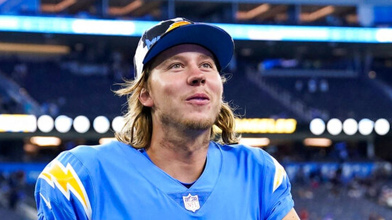 Punter JK Scott signs $4 million NFL free agency deal.