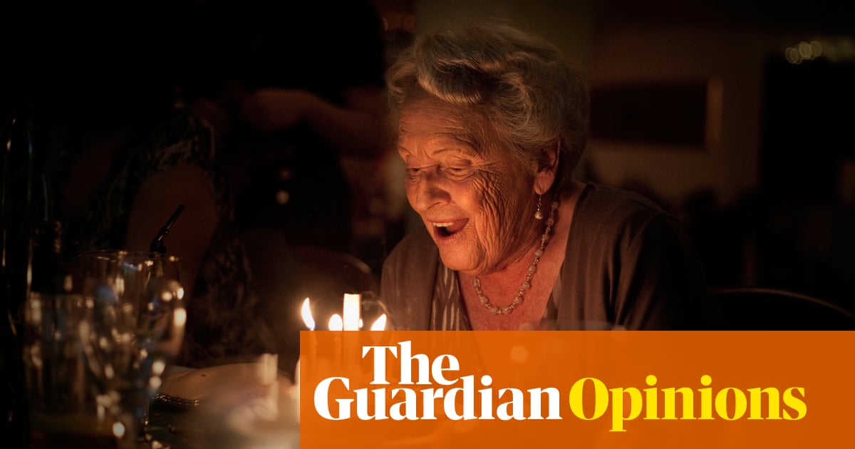 Featured image for Gender Gap in Life Expectancy Widens: US Women Outlive Men by 6 Years