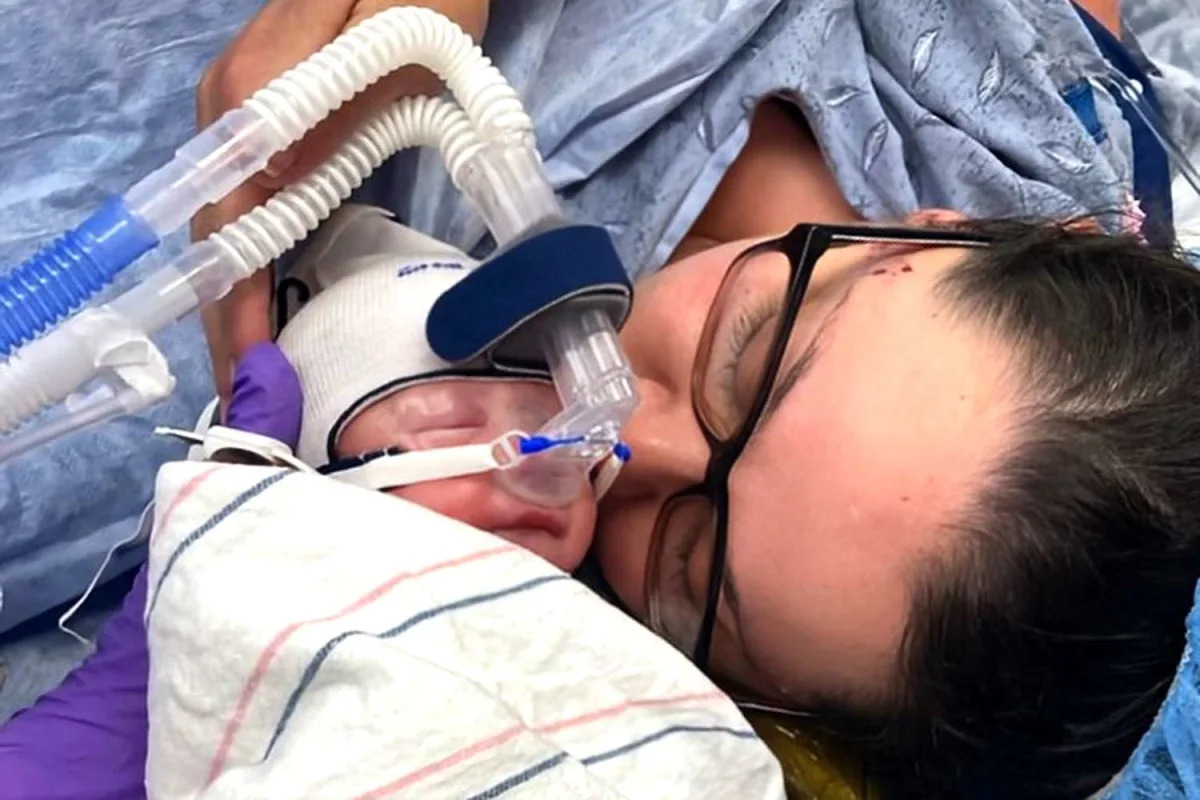 Featured image for Woman Walks to Hospital and Gives Birth After Going Into Labor at Pink Concert in Boston