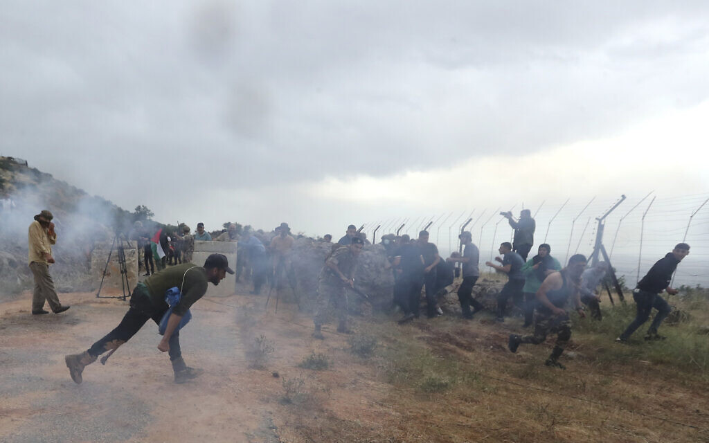 Violent Confrontation Erupts on Lebanon Border as Rioters Attack IDF with Stones.