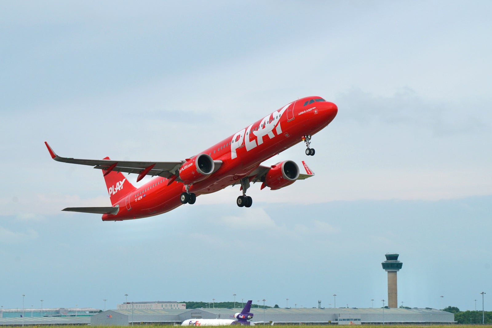 Featured image for Unbelievable: $99 Flash Sale Offers One-Way Flights to Europe