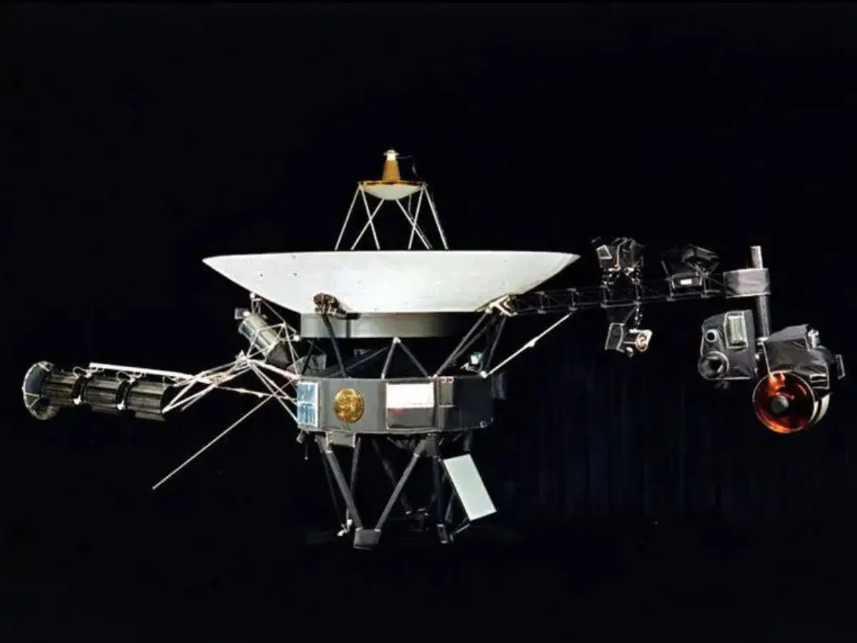 Imagining AI-Controlled Voyager 1