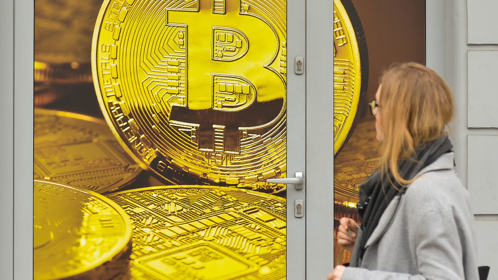 Bitcoin Surges Past $31,000, Fueling Optimism for ETF Approval