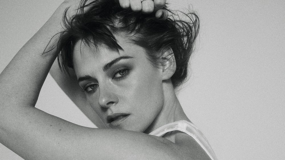 Featured image for Kristen Stewart Criticizes Boring and Unrealistic Sex Scenes in Movies