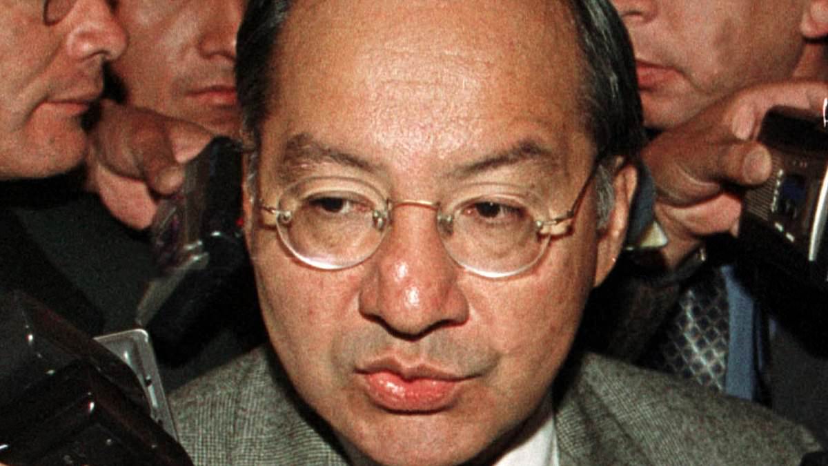 "Ex-US Ambassador Confesses to 40-Year Cuban Spy Role"