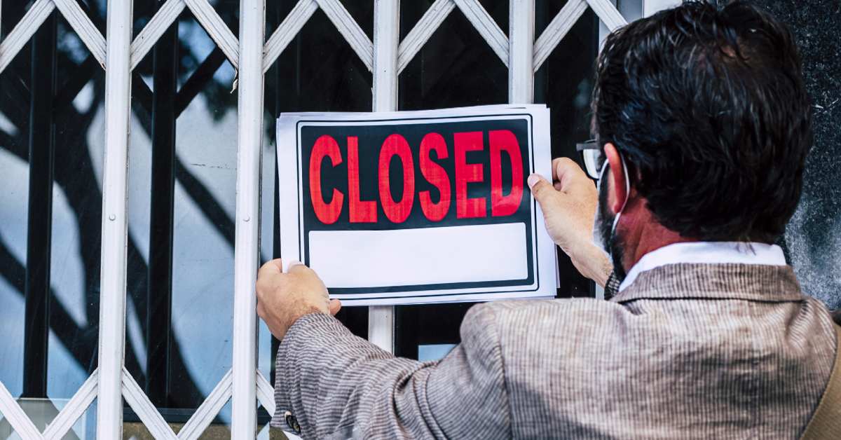 Featured image for Greek Restaurant Chain Declares Bankruptcy and Closes