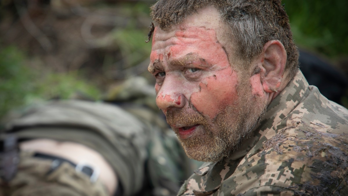 Ukrainian Troops Make Major Advance, Threatening Russia's Flanks