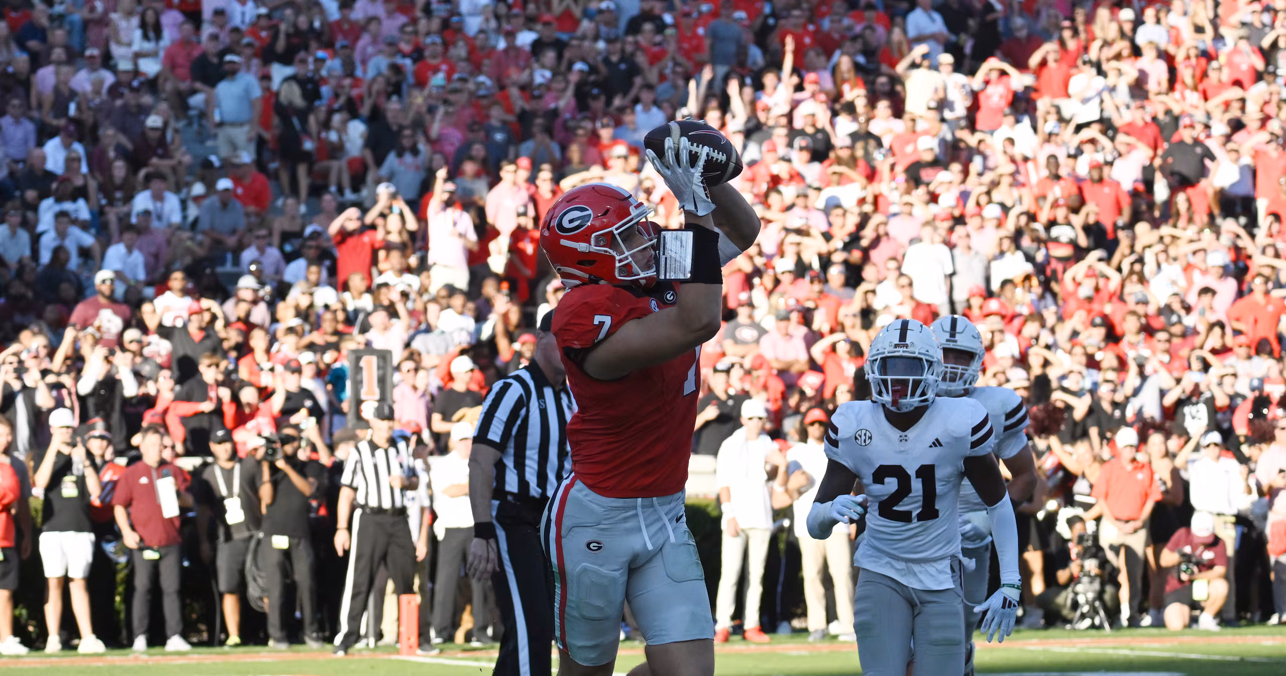 Featured image for Georgia TE Lawson Luckie Recovers After Head Injury in Mississippi State Game