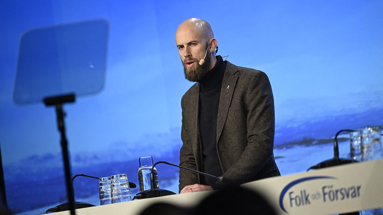 "Swedish Defense Ministry's War Warning Sparks Panic and Criticism"