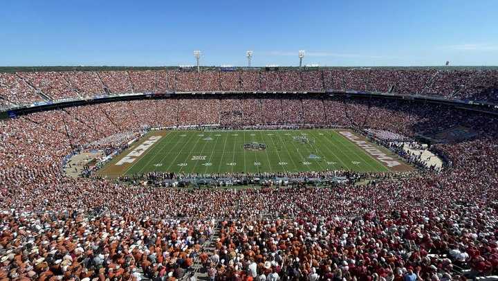 Oklahoma's Last-Minute Touchdown Crushes Texas in Final Red River Rivalry