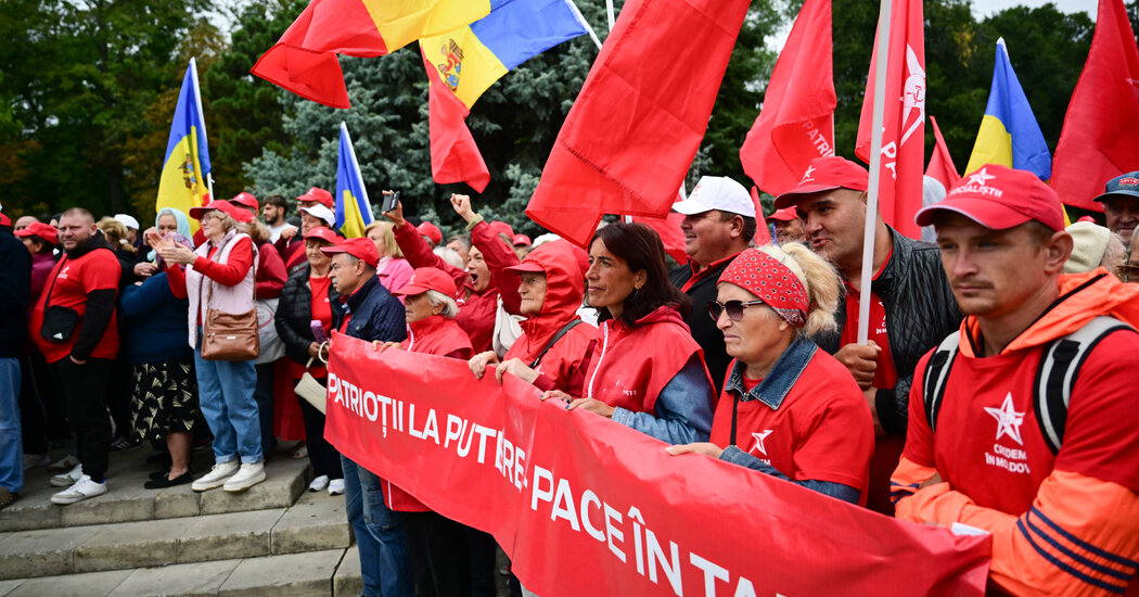Featured image for Moldova's Election: A Tense Vote Between EU and Russia Influence