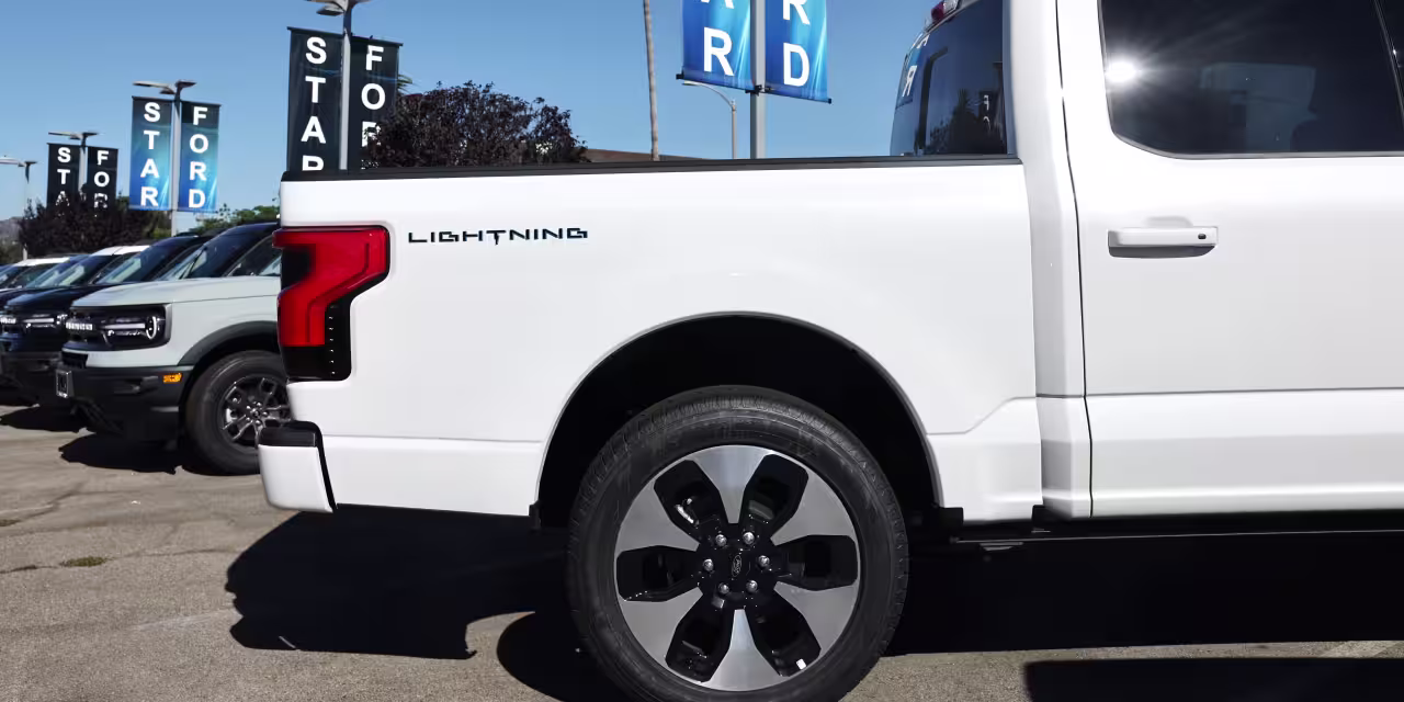 Featured image for U.S. EV Market Faces Challenges as Tax Credits End and Prices Rise