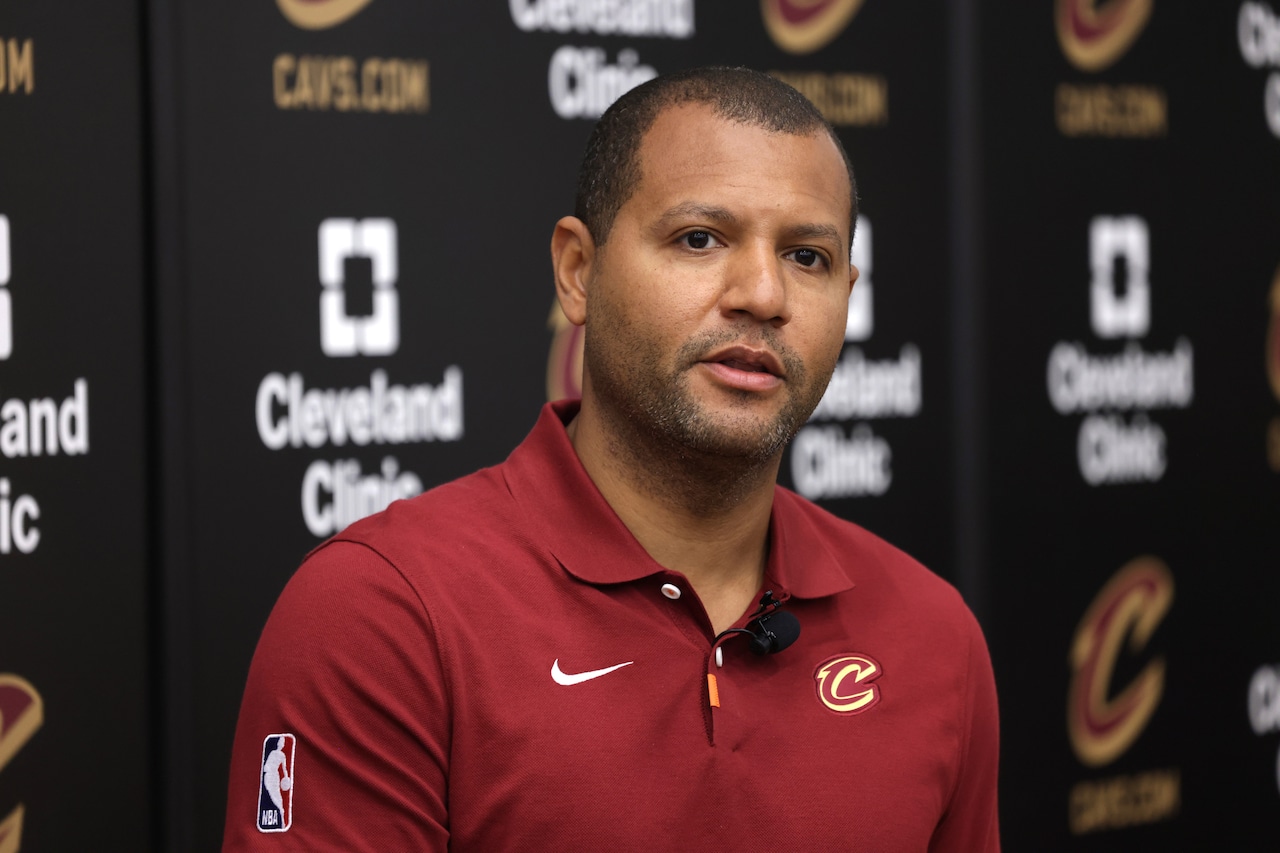 Featured image for Cavs Seek New Coach After Bickerstaff Dismissal, Eye Borrego and Atkinson