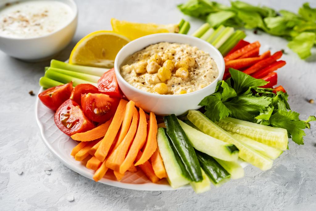 "Fuel Your Brain at Work: 5 Nutritious Snacks for Enhanced Productivity"