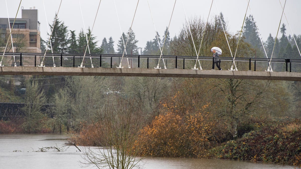 "Northwest Braces for Weekend Storms and Flooding"