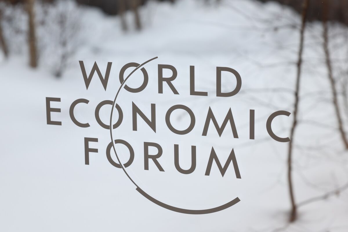 "Davos Report: AI-Powered Disinformation Poses Top Global Risk in 2024 Elections"
