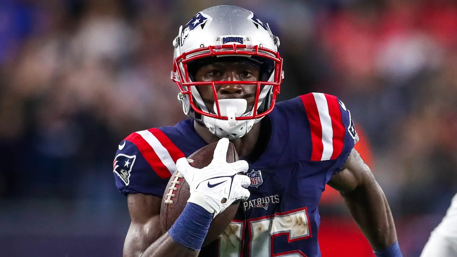 Nelson Agholor meets with Ravens in free agency.