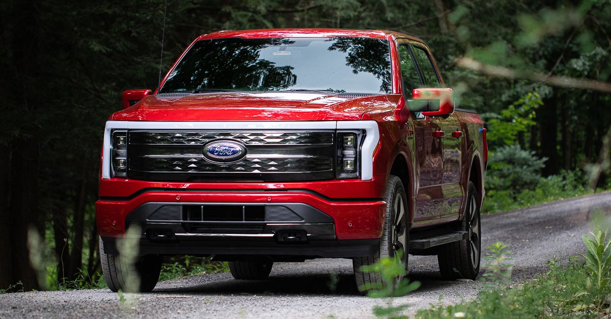 Featured image for Ford Halts 2024 F-150 Lightning Shipments for Quality Assurance