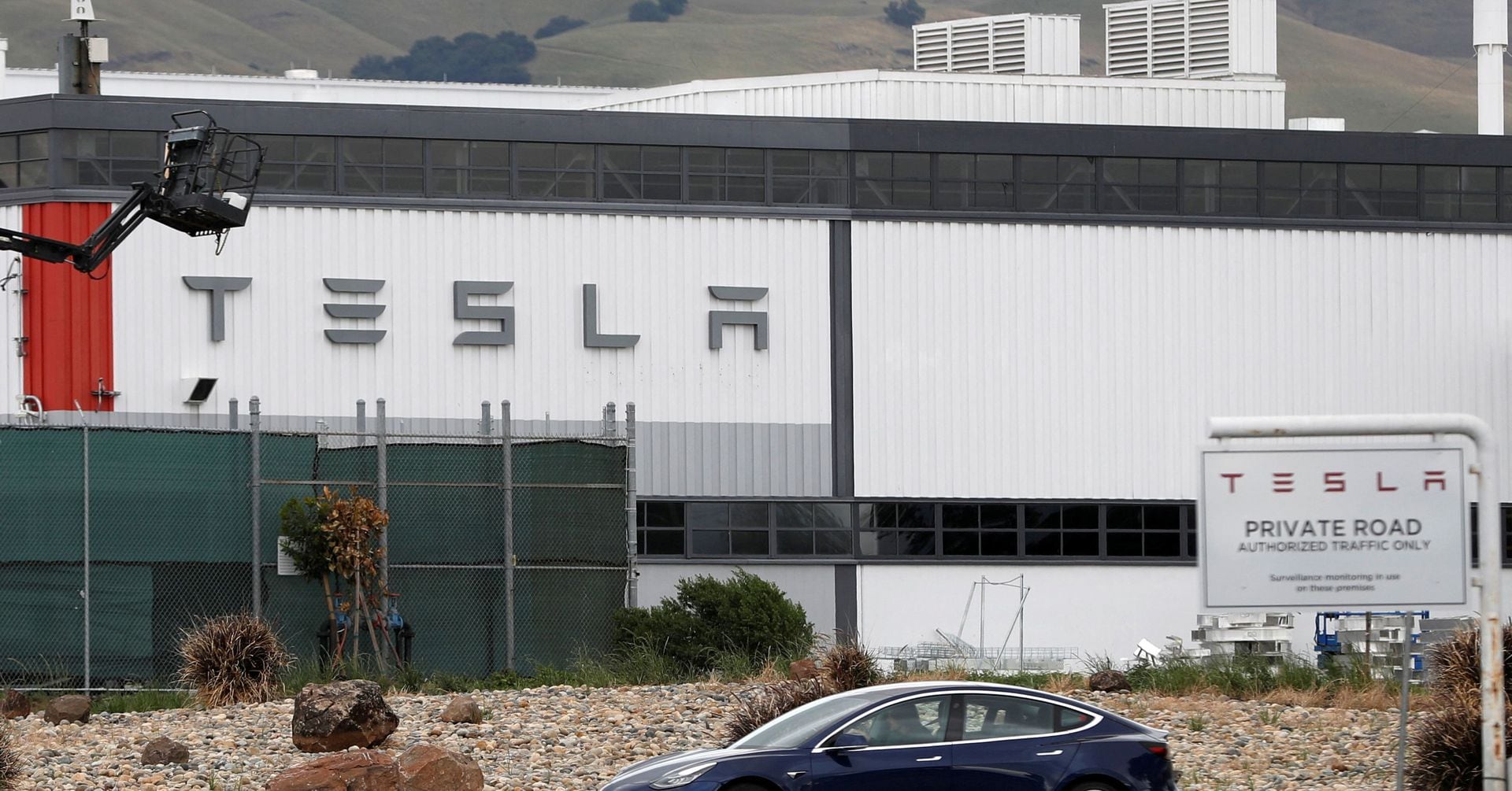 Featured image for "Tesla Raises Wages for US Factory Workers Amid Union Push"