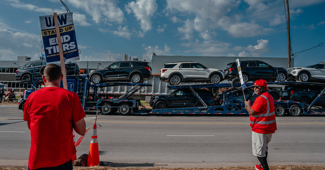 Ford and UAW Reach Tentative Deal to Ease Labor Strife Amid Electric Vehicle Transition