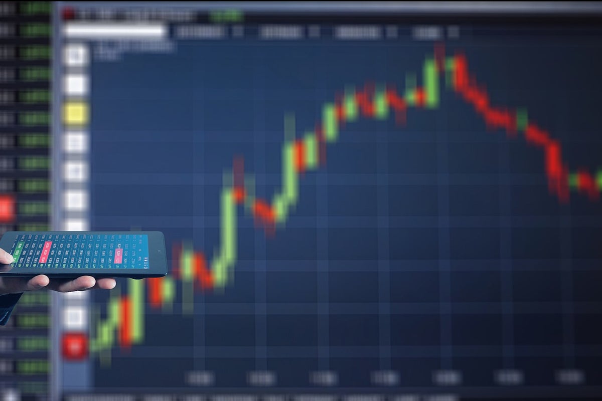 Seth Klarman Identifies Inefficient Investment Opportunities in Coinbase and Real Estate