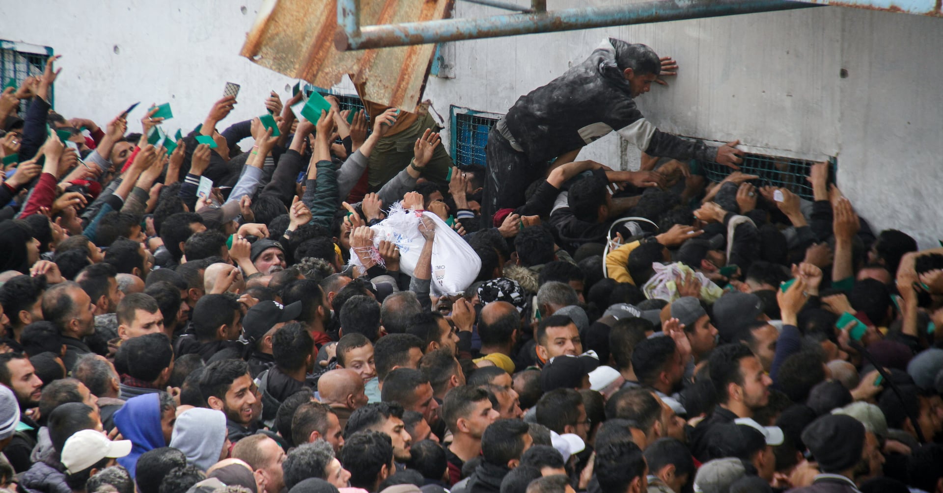 "UN Warns of Imminent Famine in Gaza Amid Israel-Hamas Conflict"