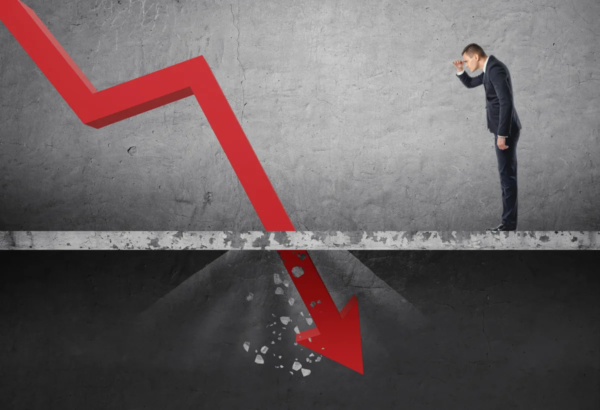 "Teradata Stock Plummets Amid Market Turmoil"