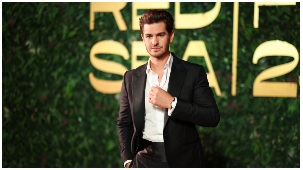 Featured image for Andrew Garfield's Journey as Spider-Man: From Ghostly Notes to Spontaneous Interactions