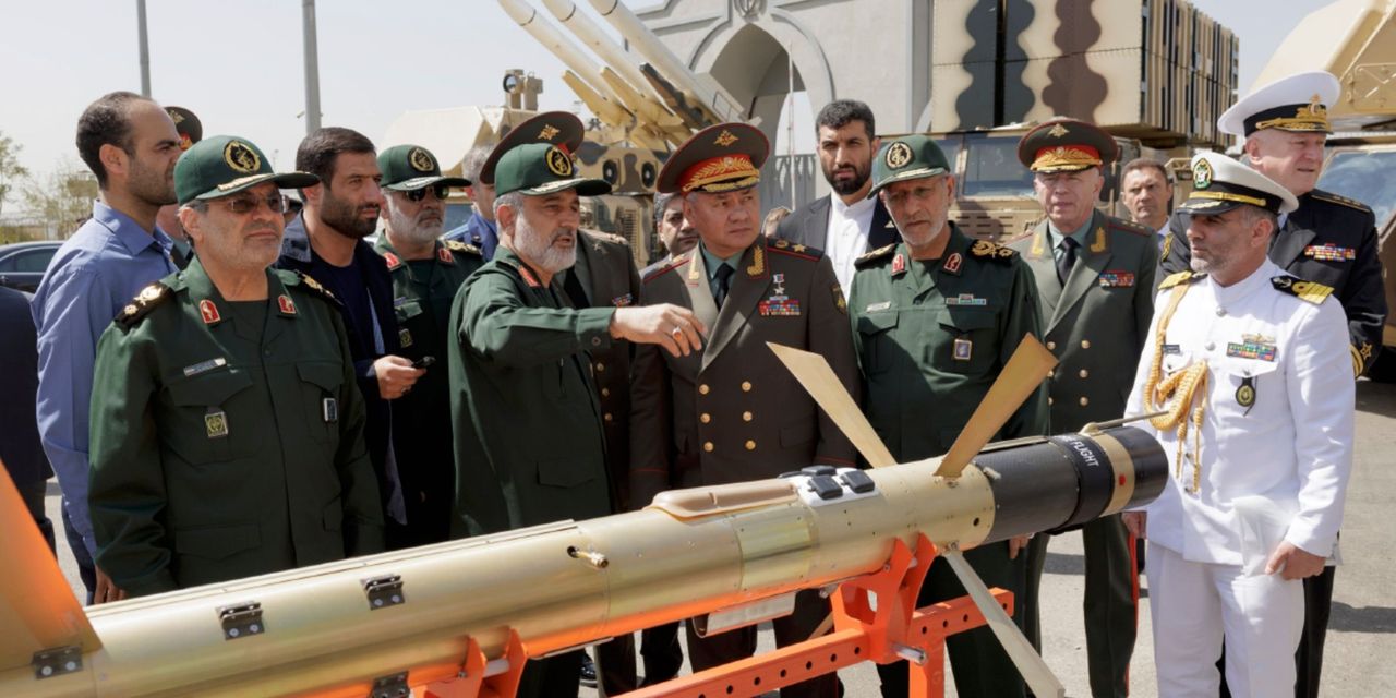 Featured image for "Russia Advances Deal to Acquire Iranian Ballistic Missiles Amid Reports of North Korean Purchases"