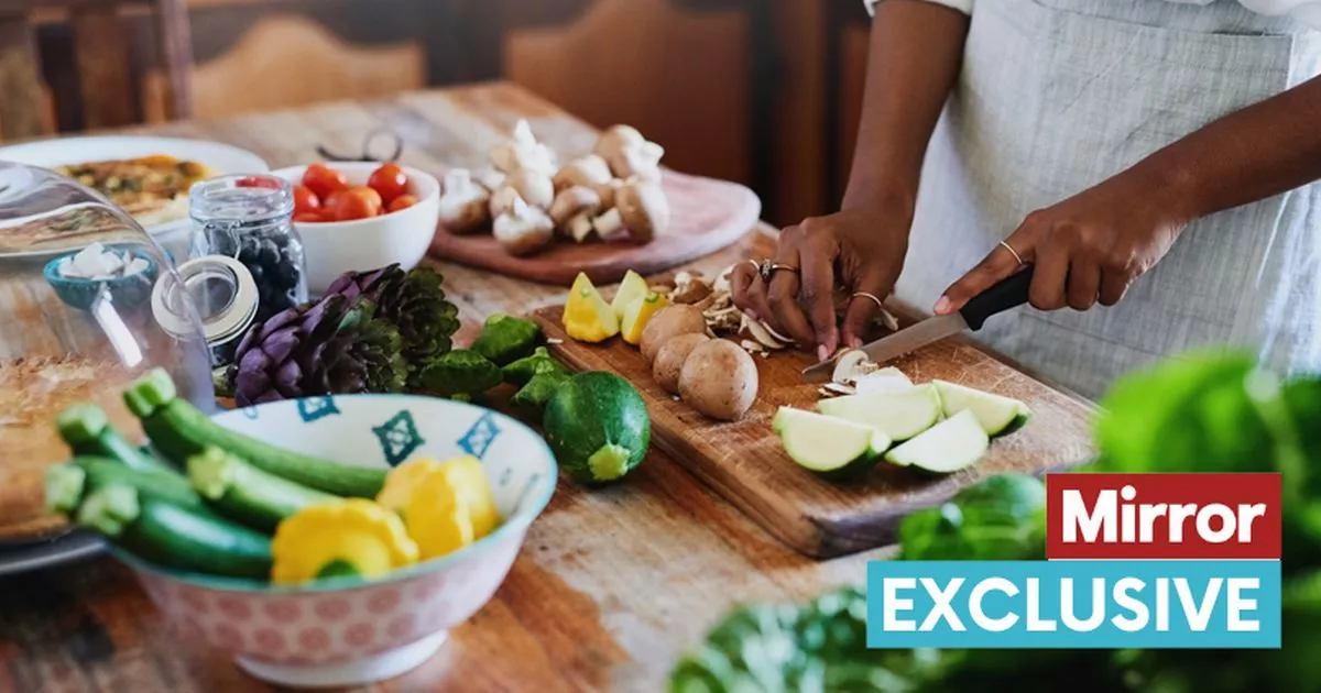 "Top Superfoods for Weight Loss and Satiety: A Nutritionist's Guide"