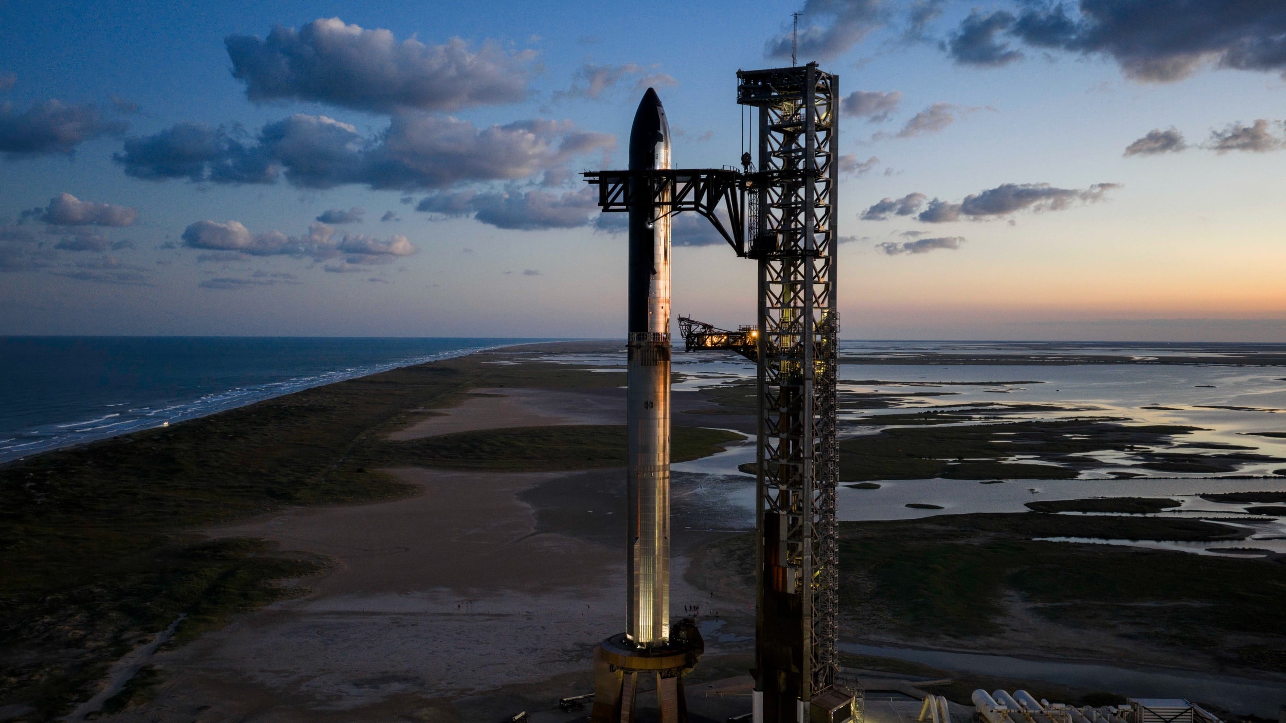 Featured image for SpaceX aims for consecutive successful Starship launches amid lunar race concerns